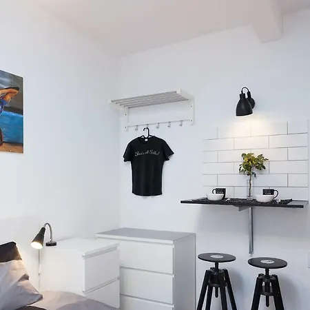 Floyd Apartment *